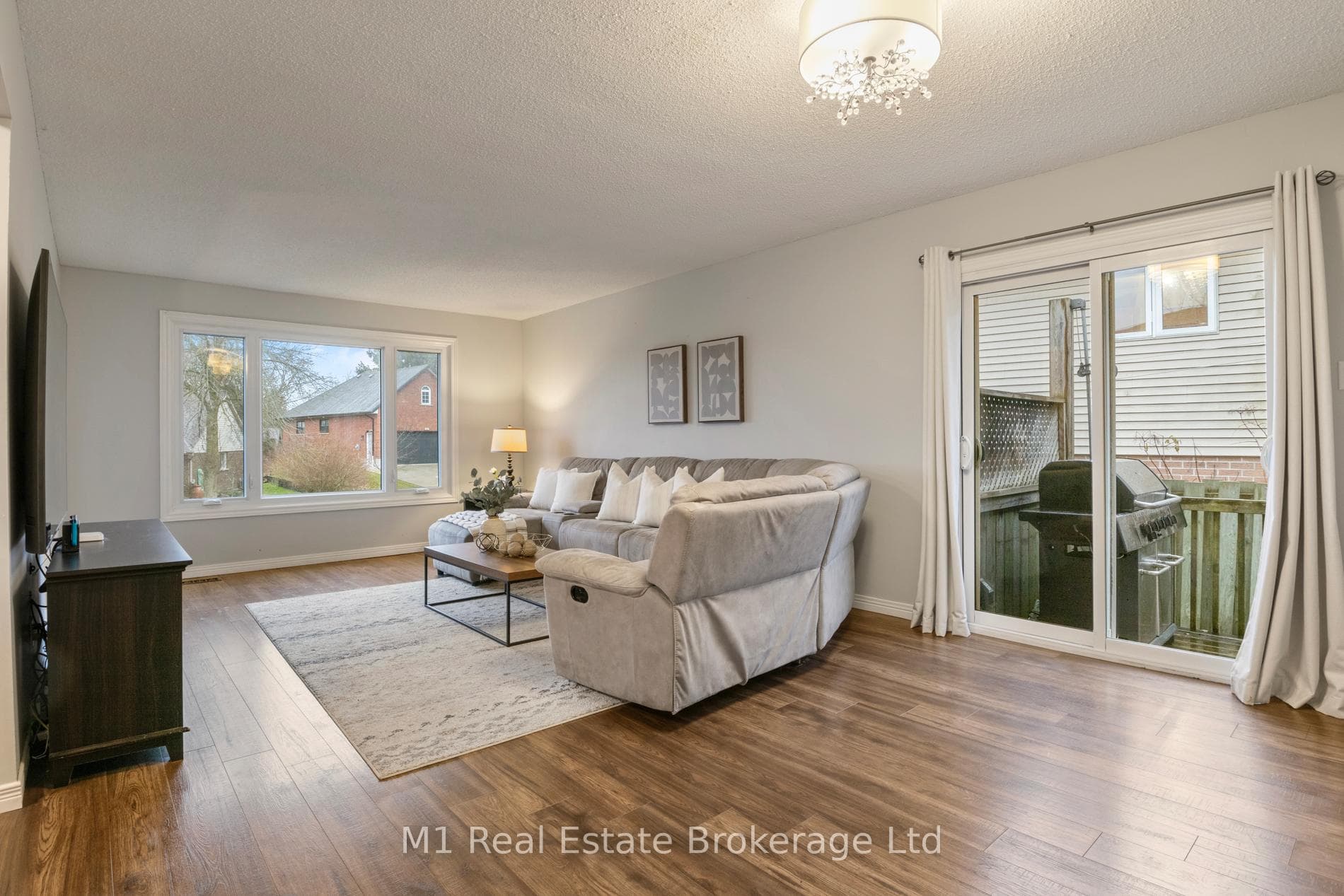 516 Harvey Street photo 7