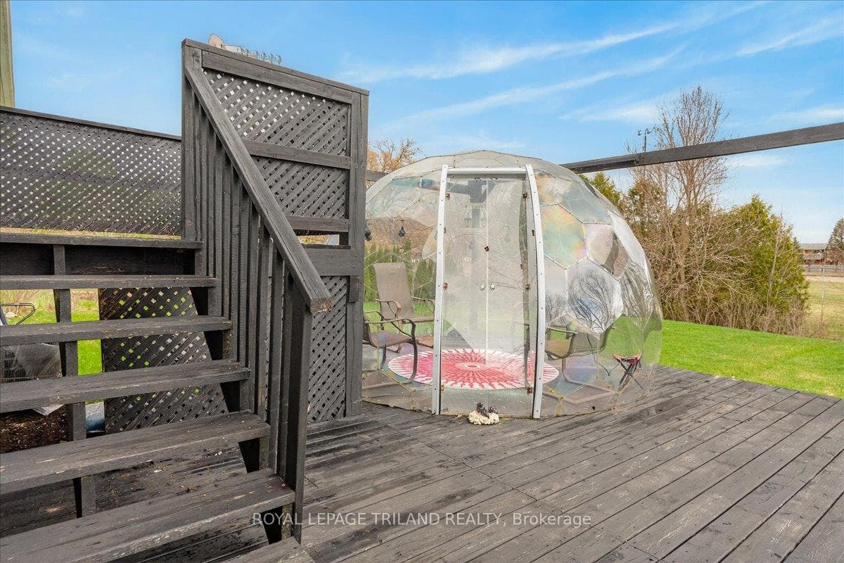 14 Wellington Avenue photo 41