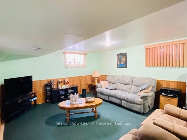 36 Seventh Ave Crescent photo 23