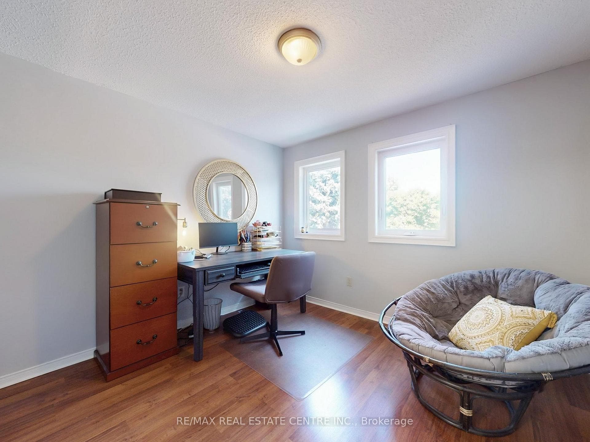 4026 Renfrew Crescent photo 33