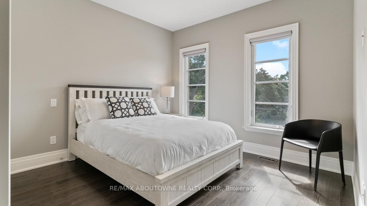81 Brock Street photo 28