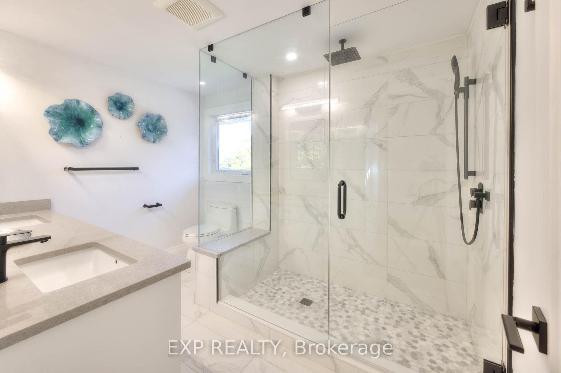 119 Charlotte Place photo 25