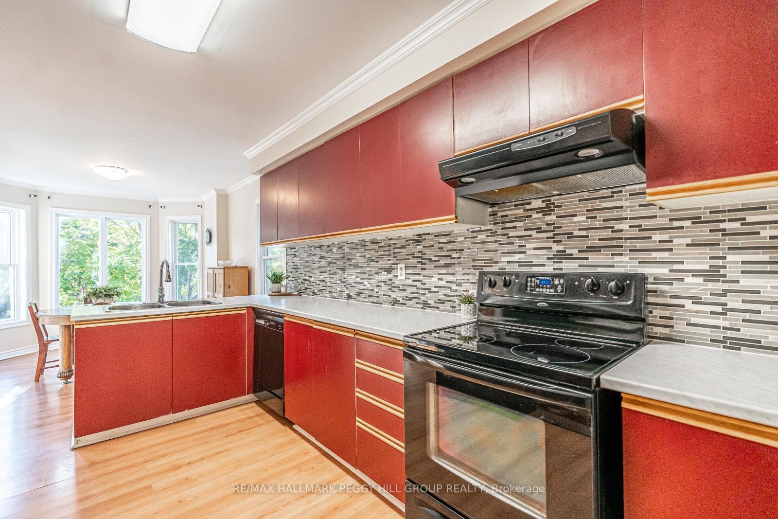 12 Moore Place photo 3