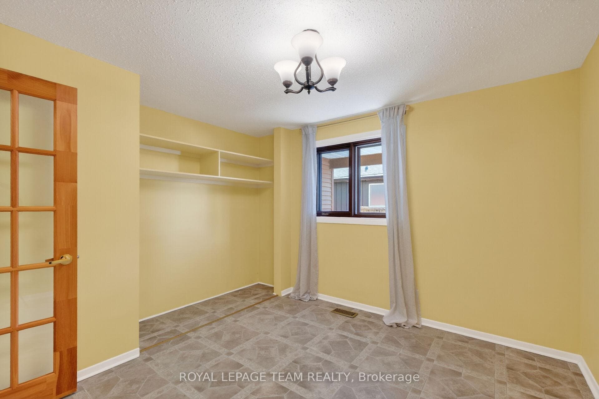 21 Lindhurst Crescent photo 26