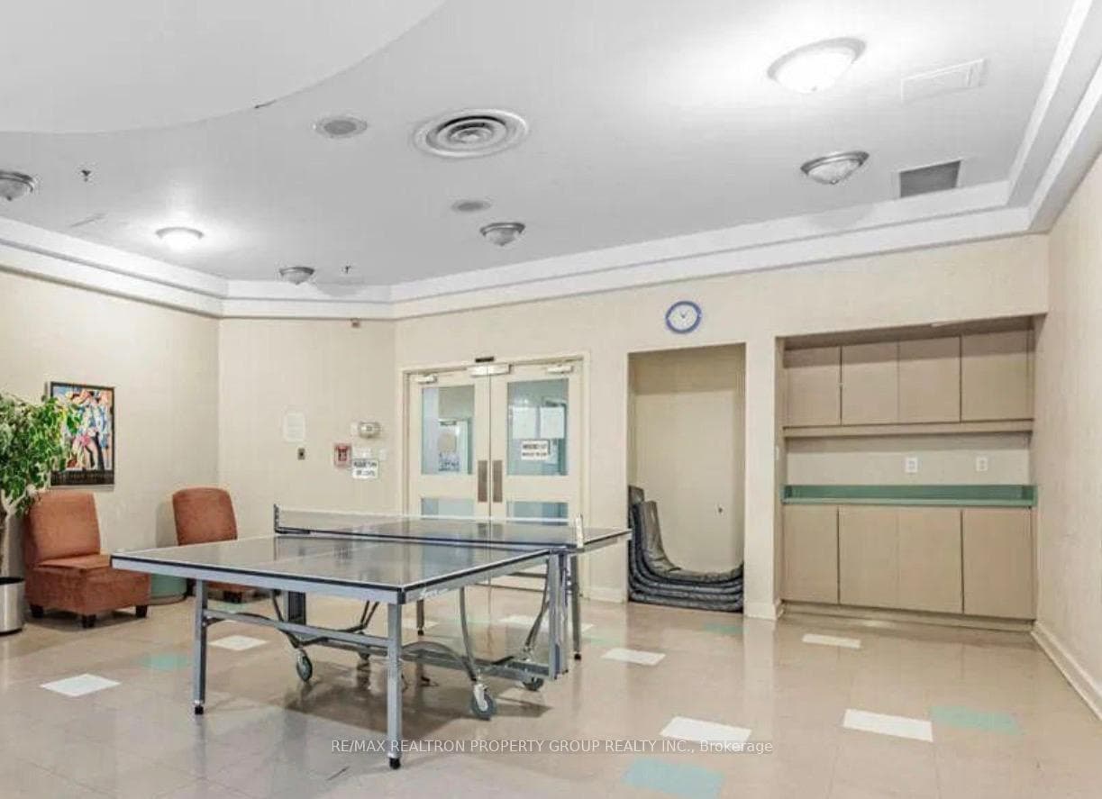 68 Corporate Drive Unit 225 photo 40