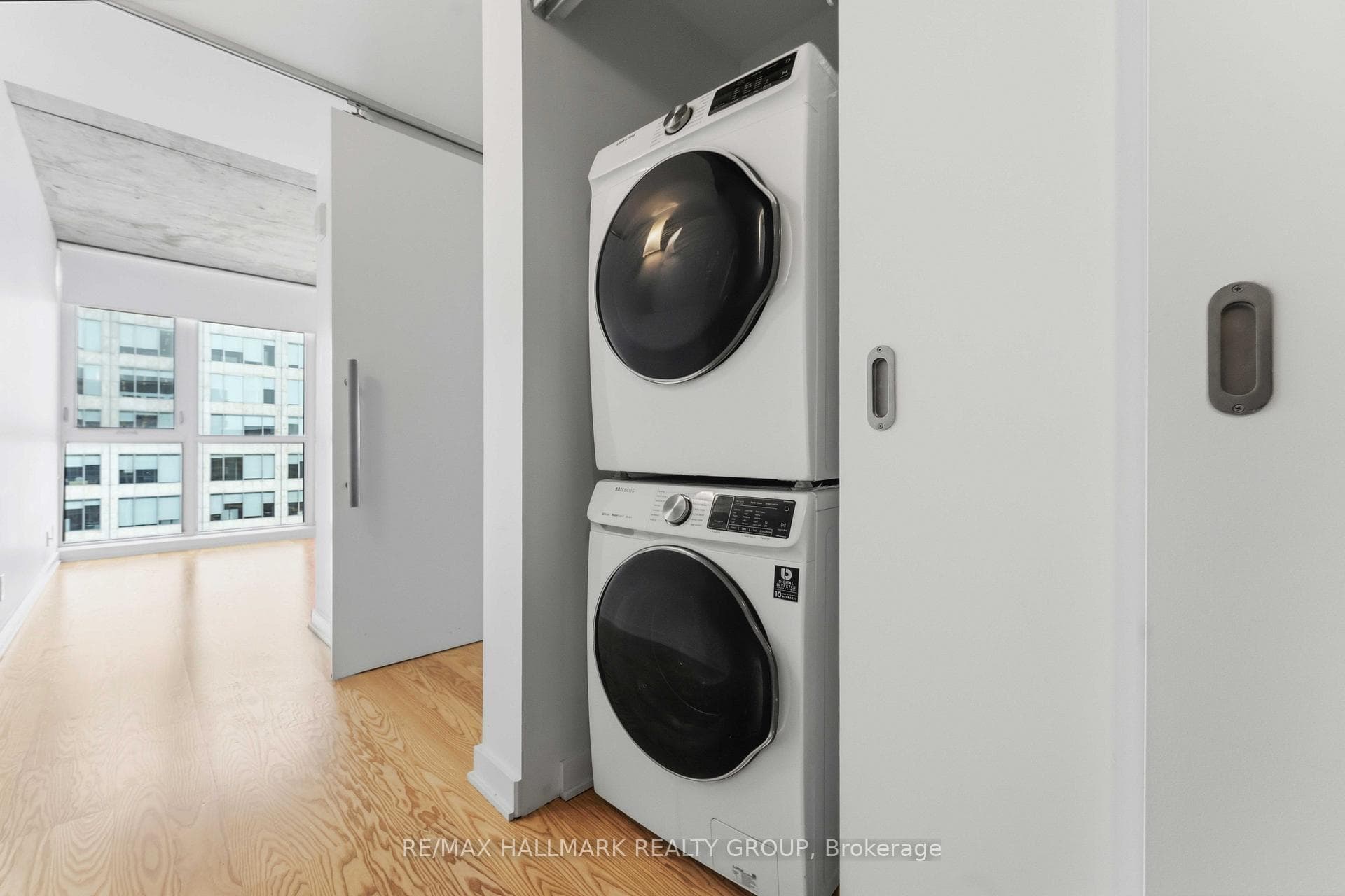 324 Laurier Avenue Unit 2110 photo 4