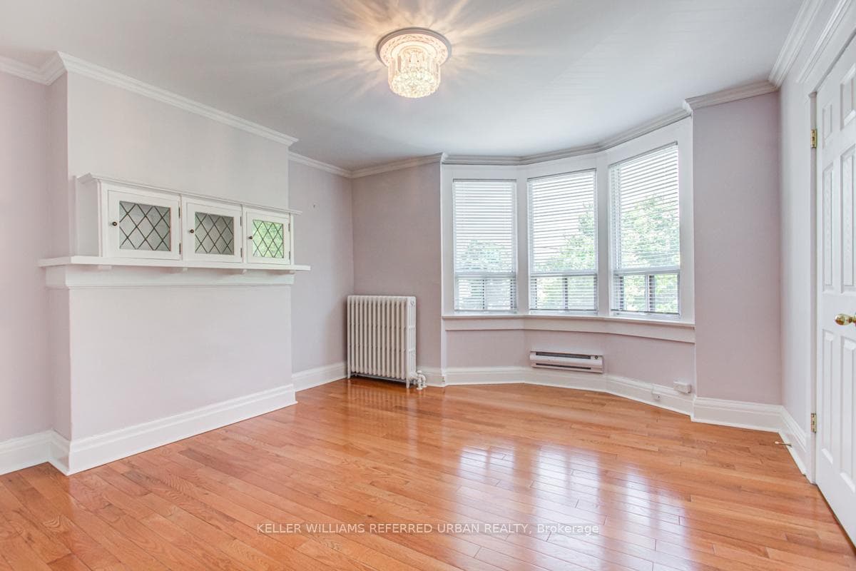 108 Follis Avenue Unit B photo 2
