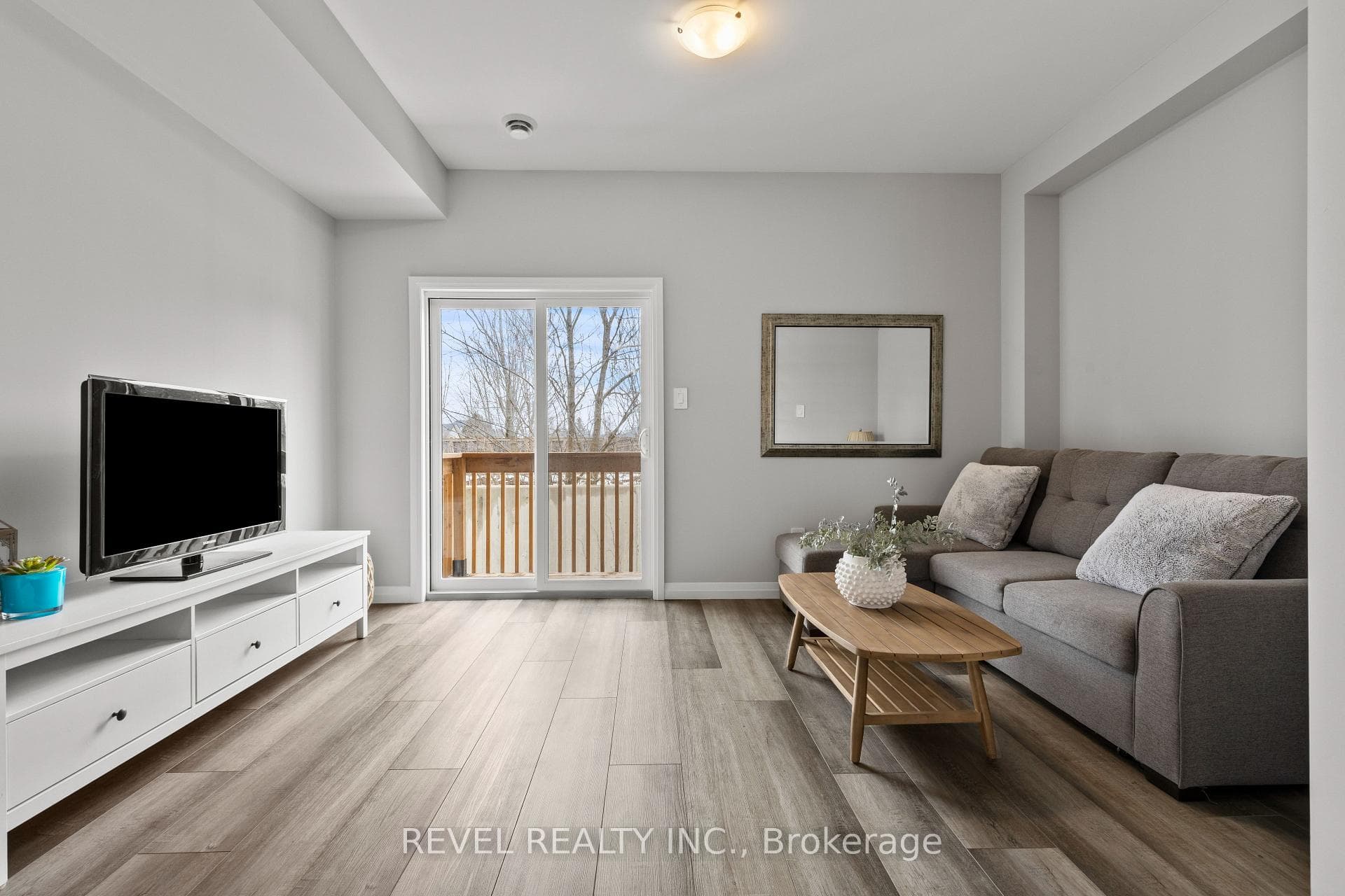 720 Grey Street Unit 17 photo 9