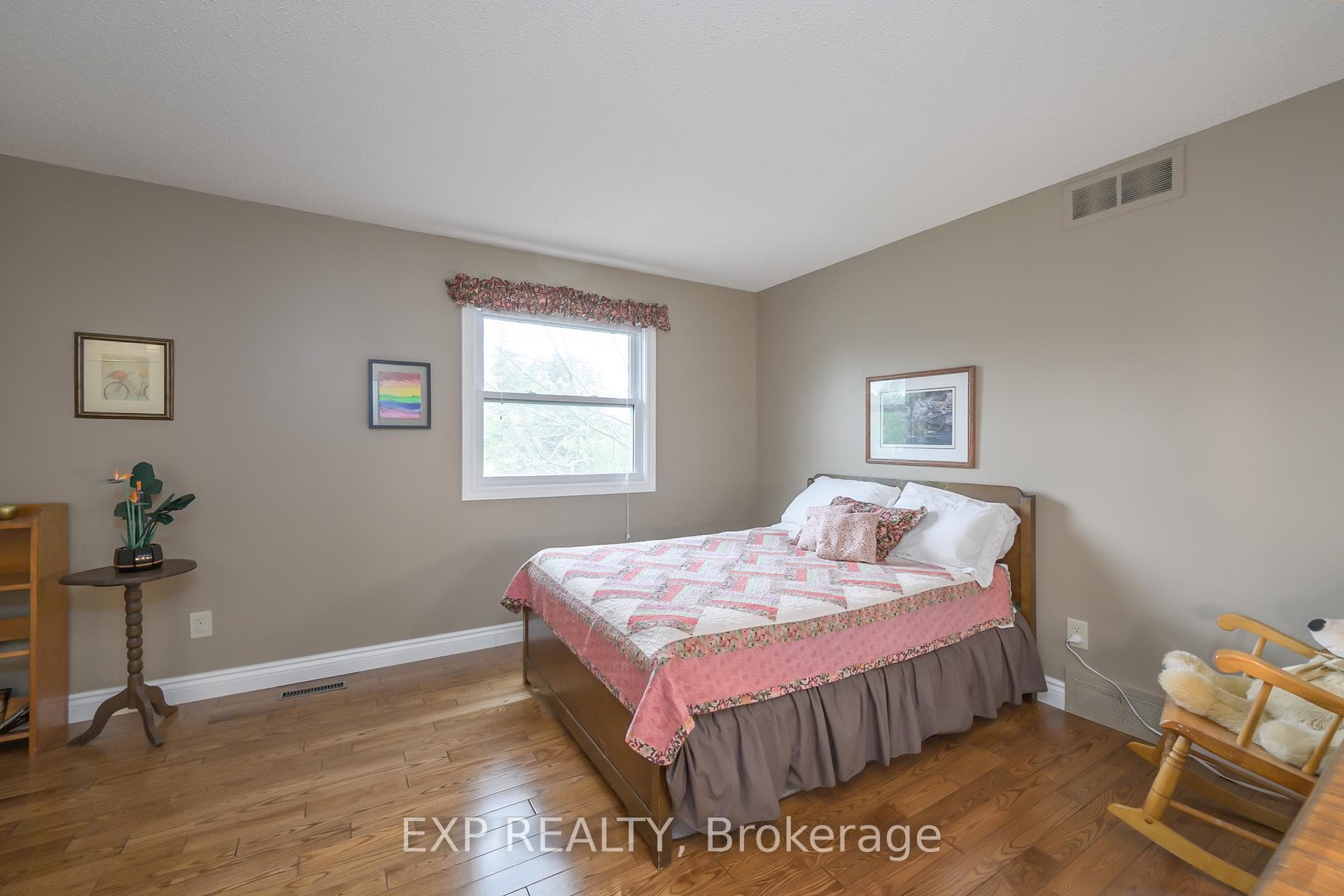 43 Glenridge Crescent photo 19