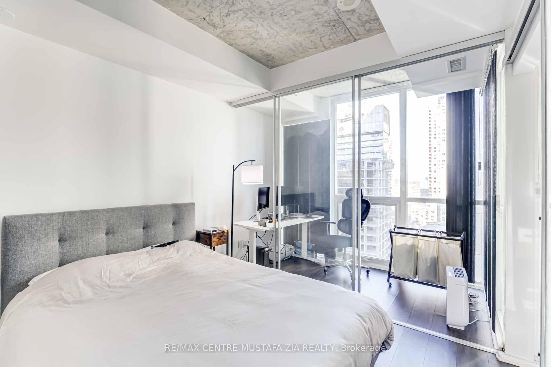 88 Blue Jays Way Unit 2501 photo 7