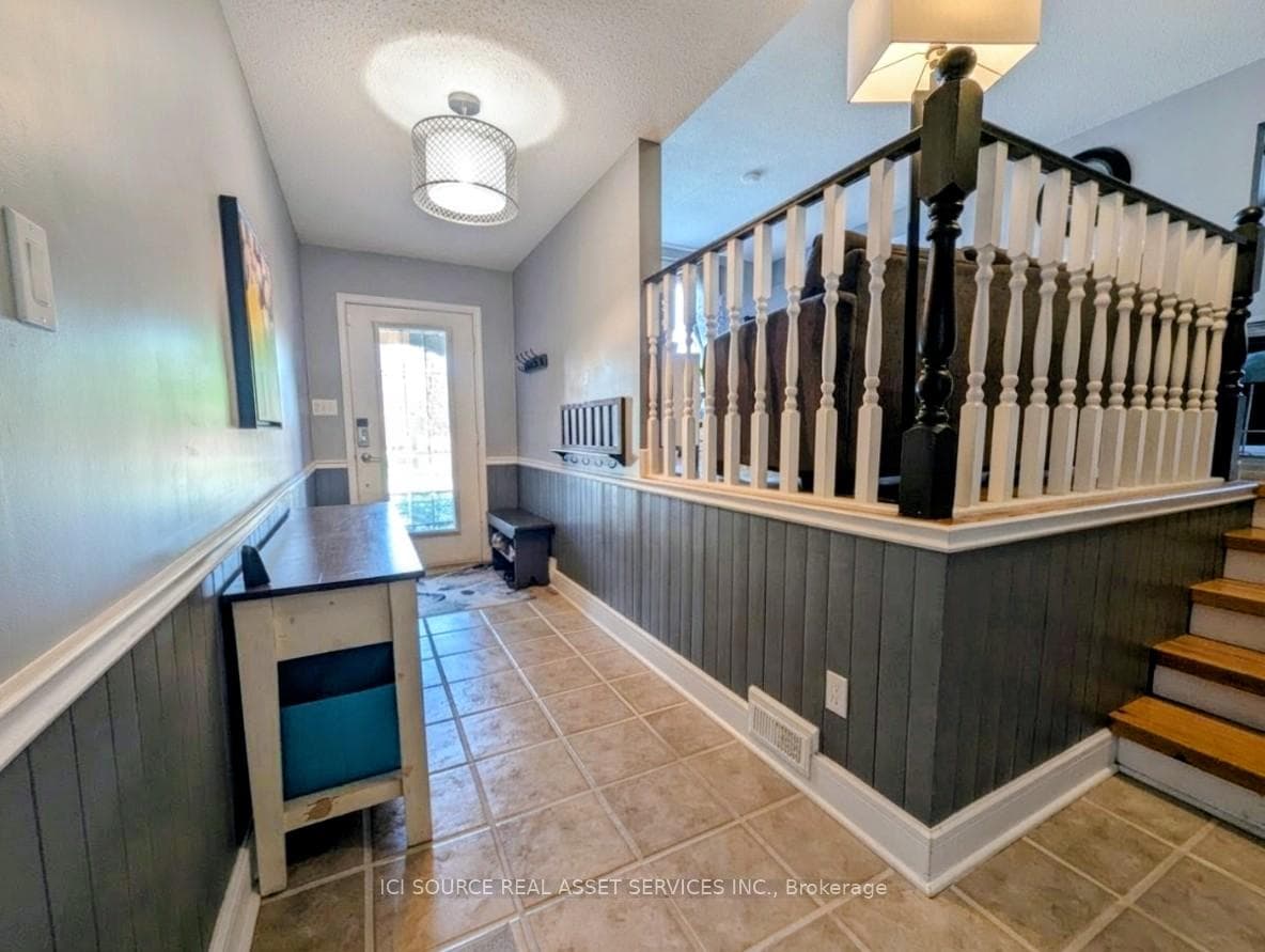 125 Autumnwood Crescent photo 4