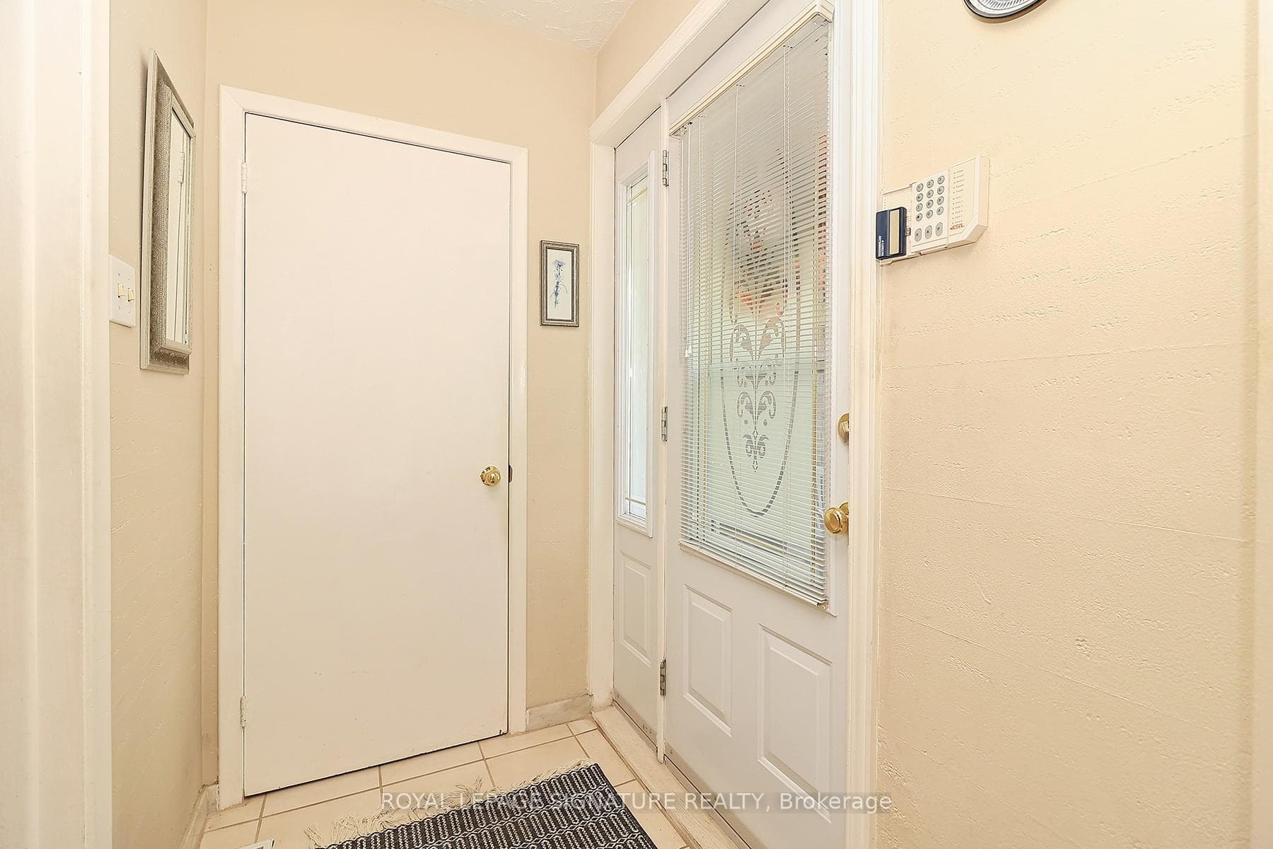 989 Midland Avenue photo 4