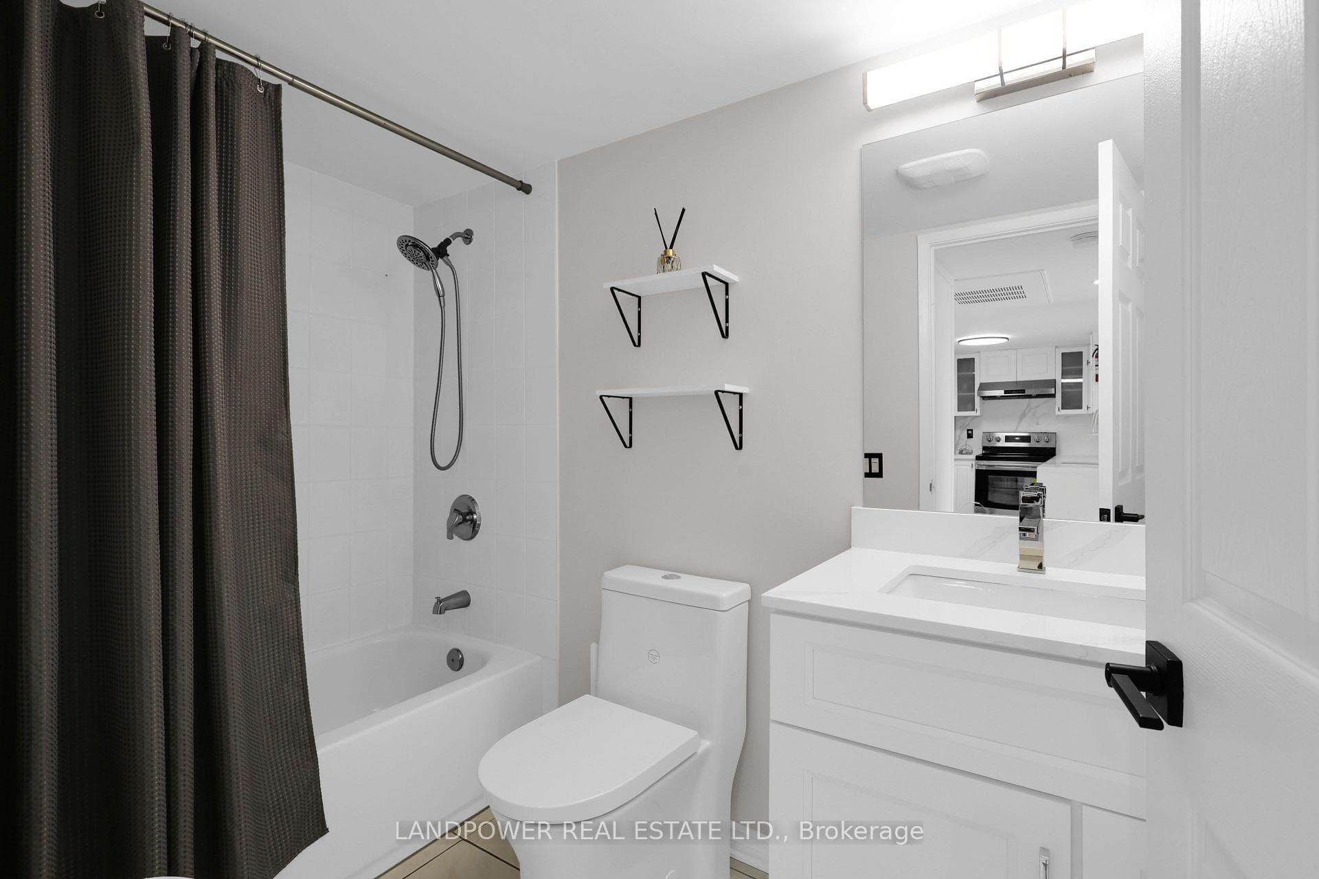160 Wellington Street Unit 301 photo 30