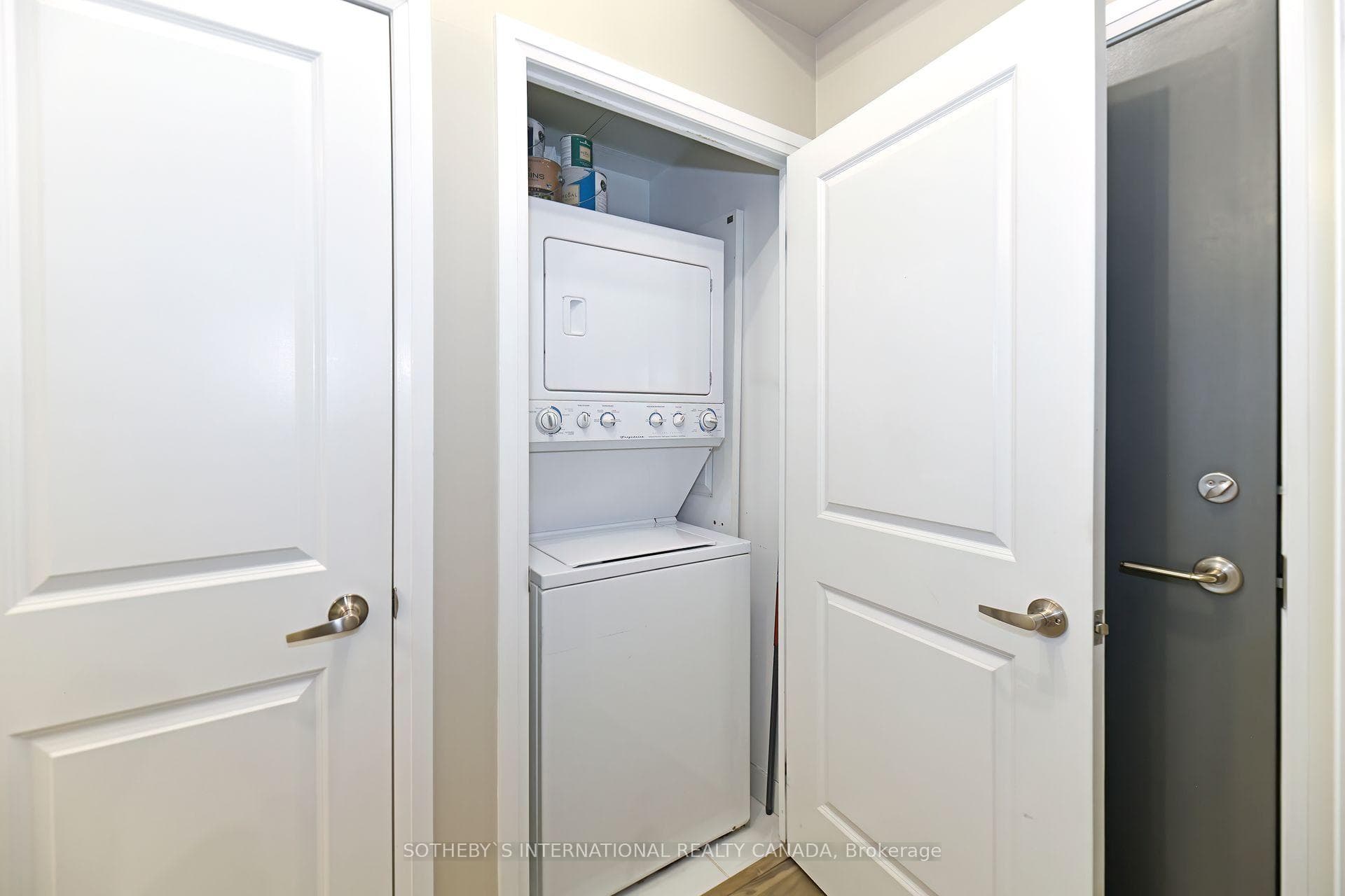 35 Hayden Street Unit 907 photo 9
