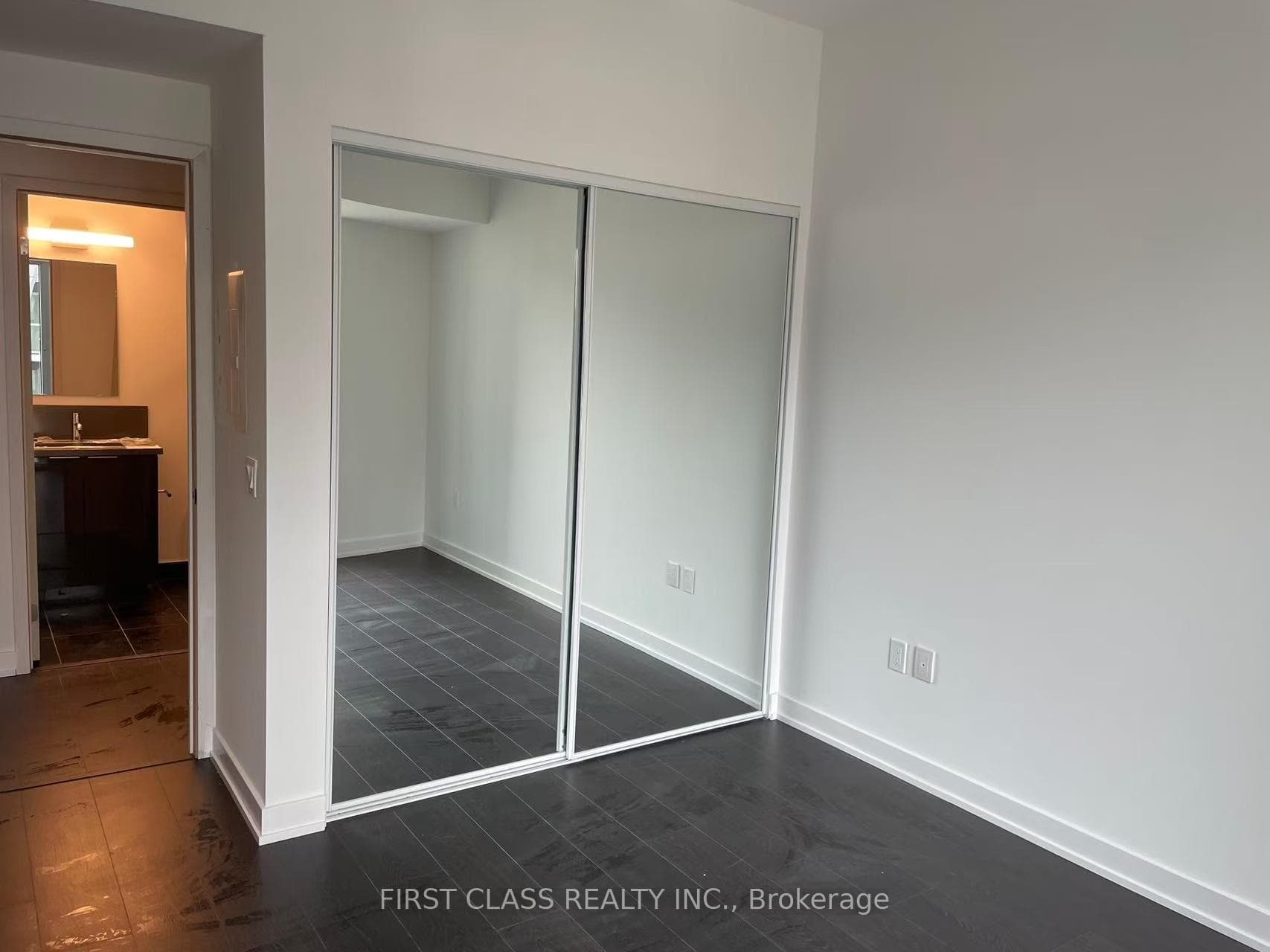 121 St. Patrick Street Unit 1109 photo 4