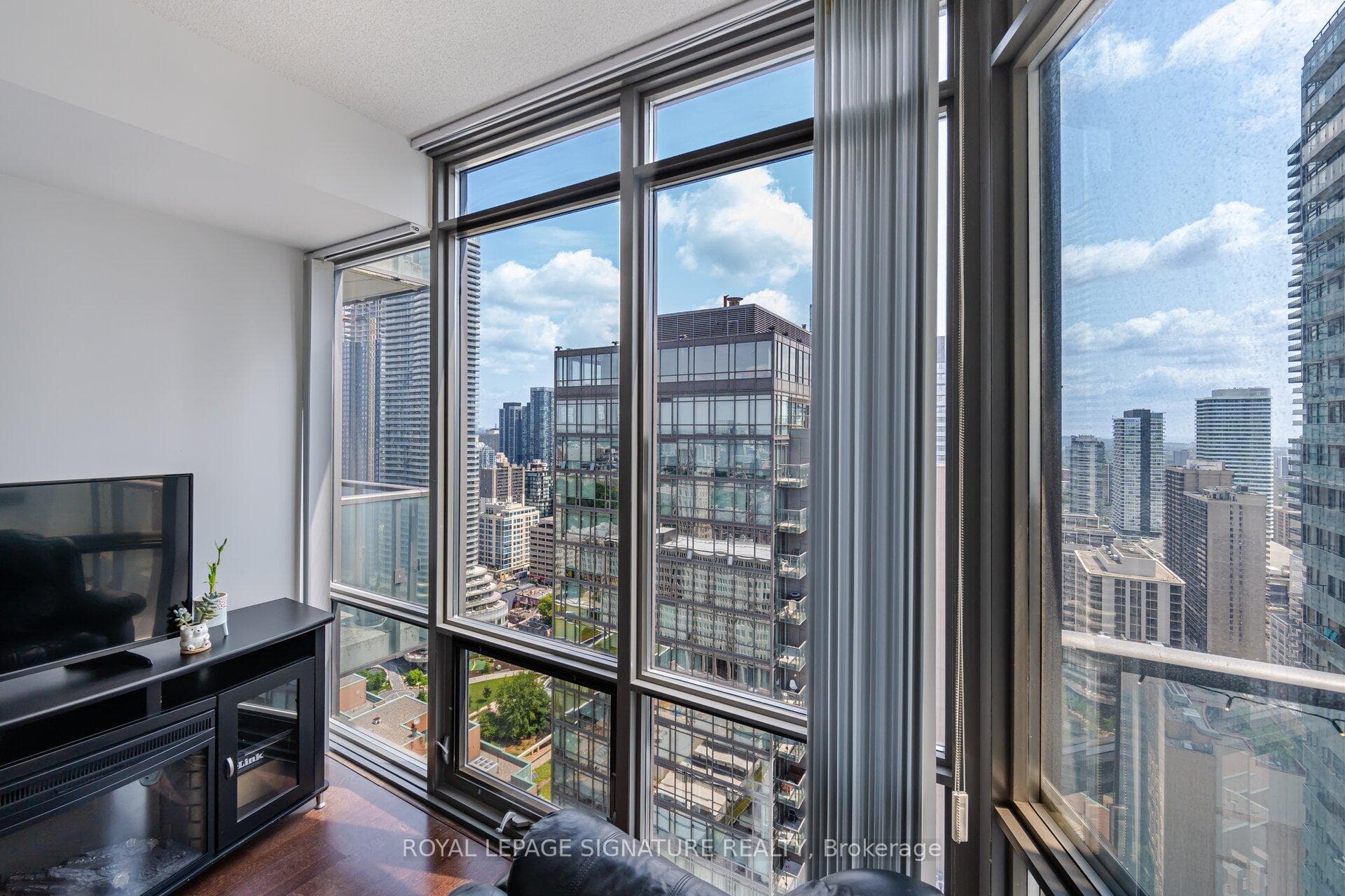 832 Bay Street Unit 3307 photo 16