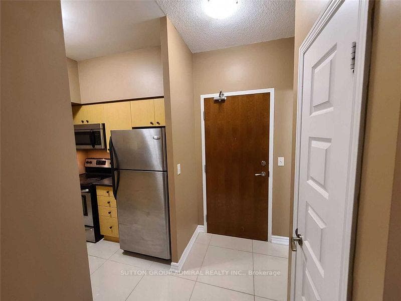 215 Queen Street Unit 1406 photo 2