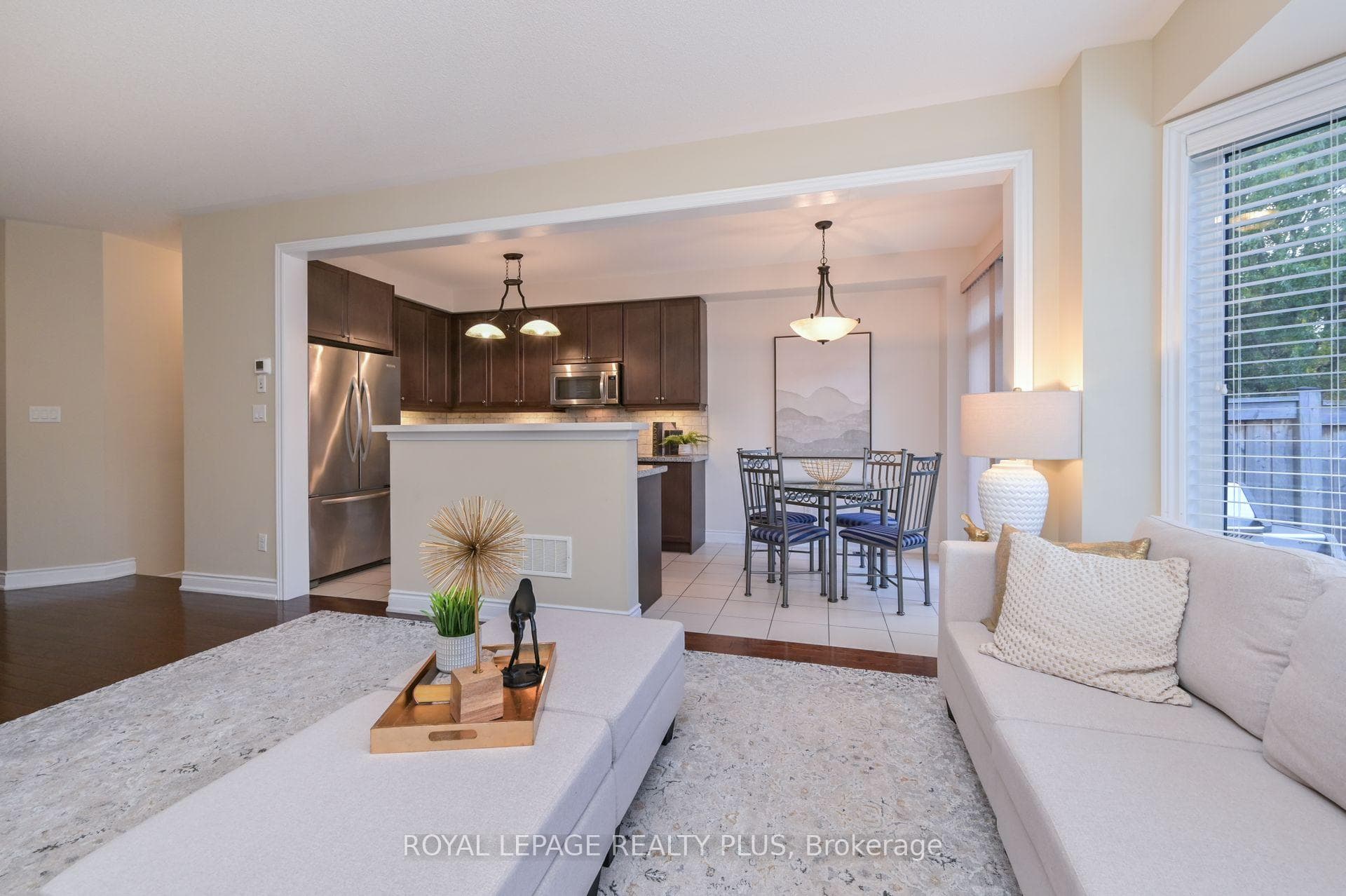 1512 Haws Crescent photo 3