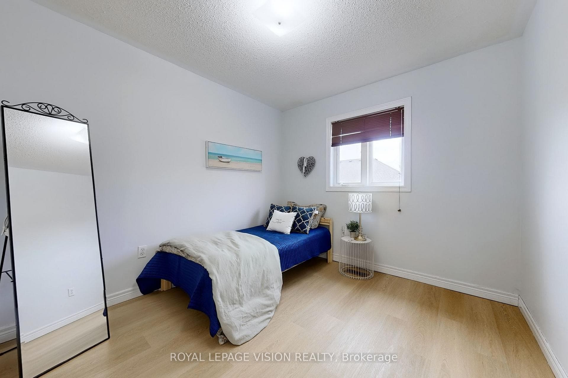 38 Eastport Drive photo 20