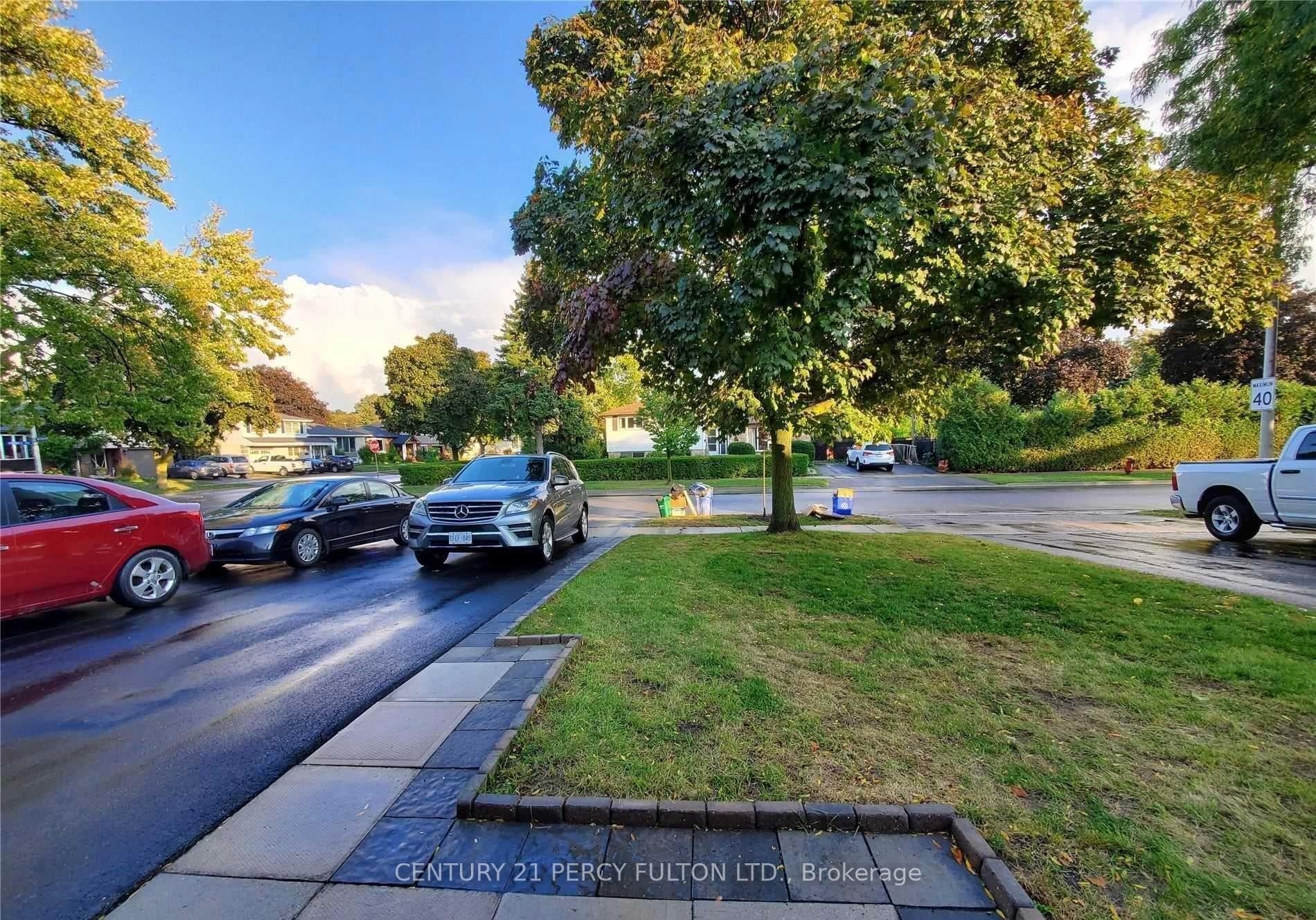 656 Forestwood Crescent Unit 18 photo 15