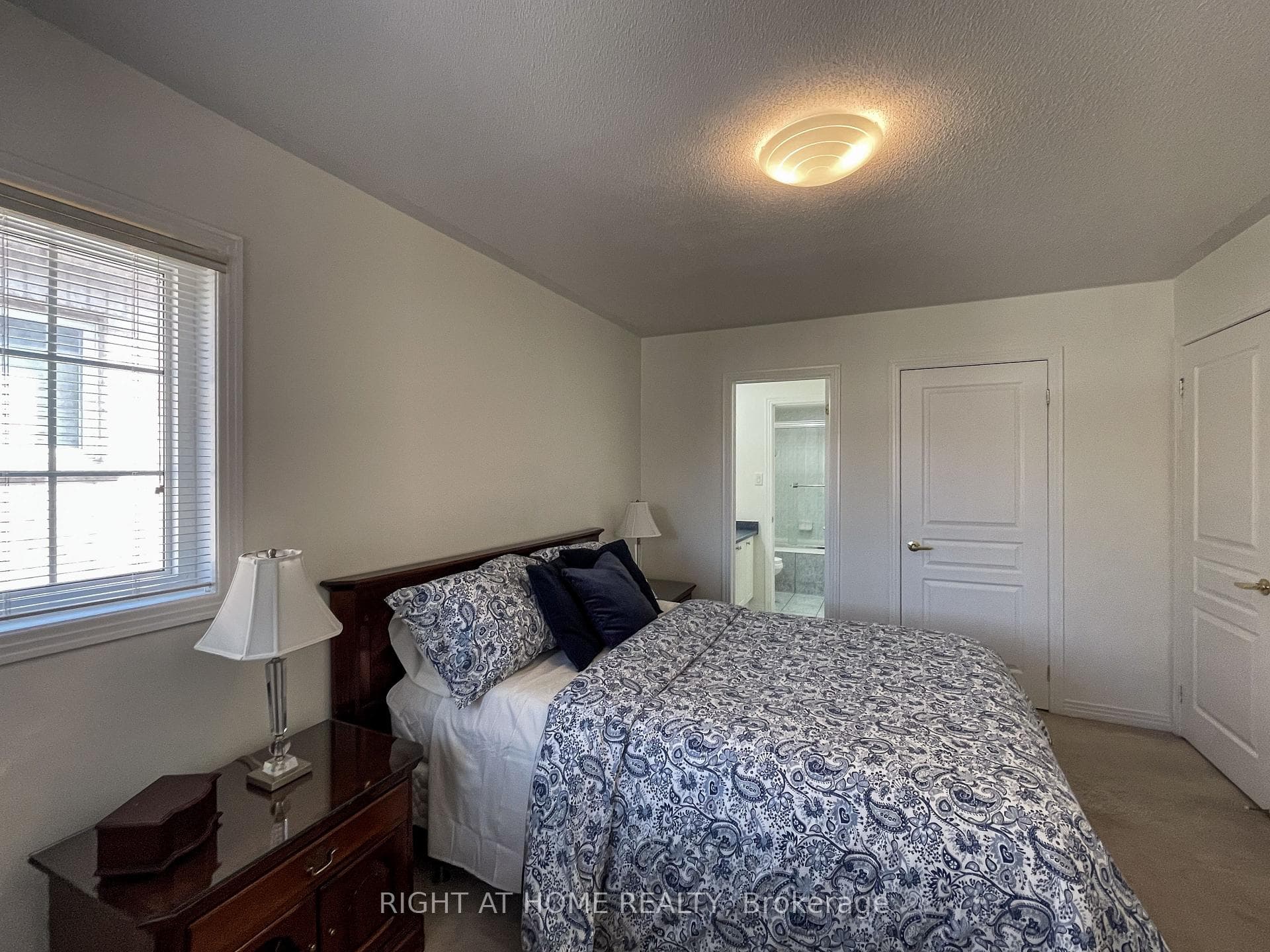 35 Nichols Boulevard photo 26