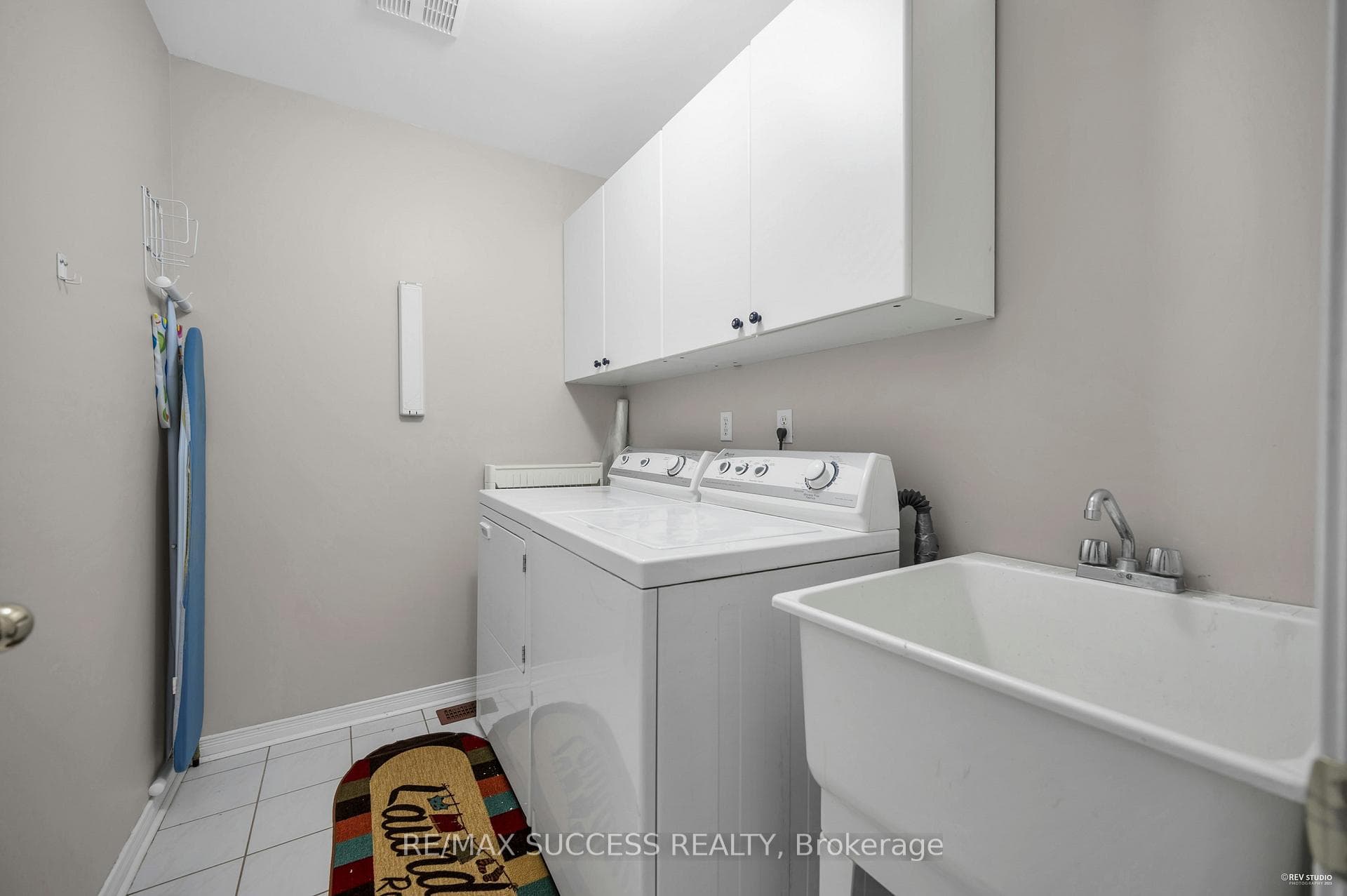 228 Flagstone Way photo 19