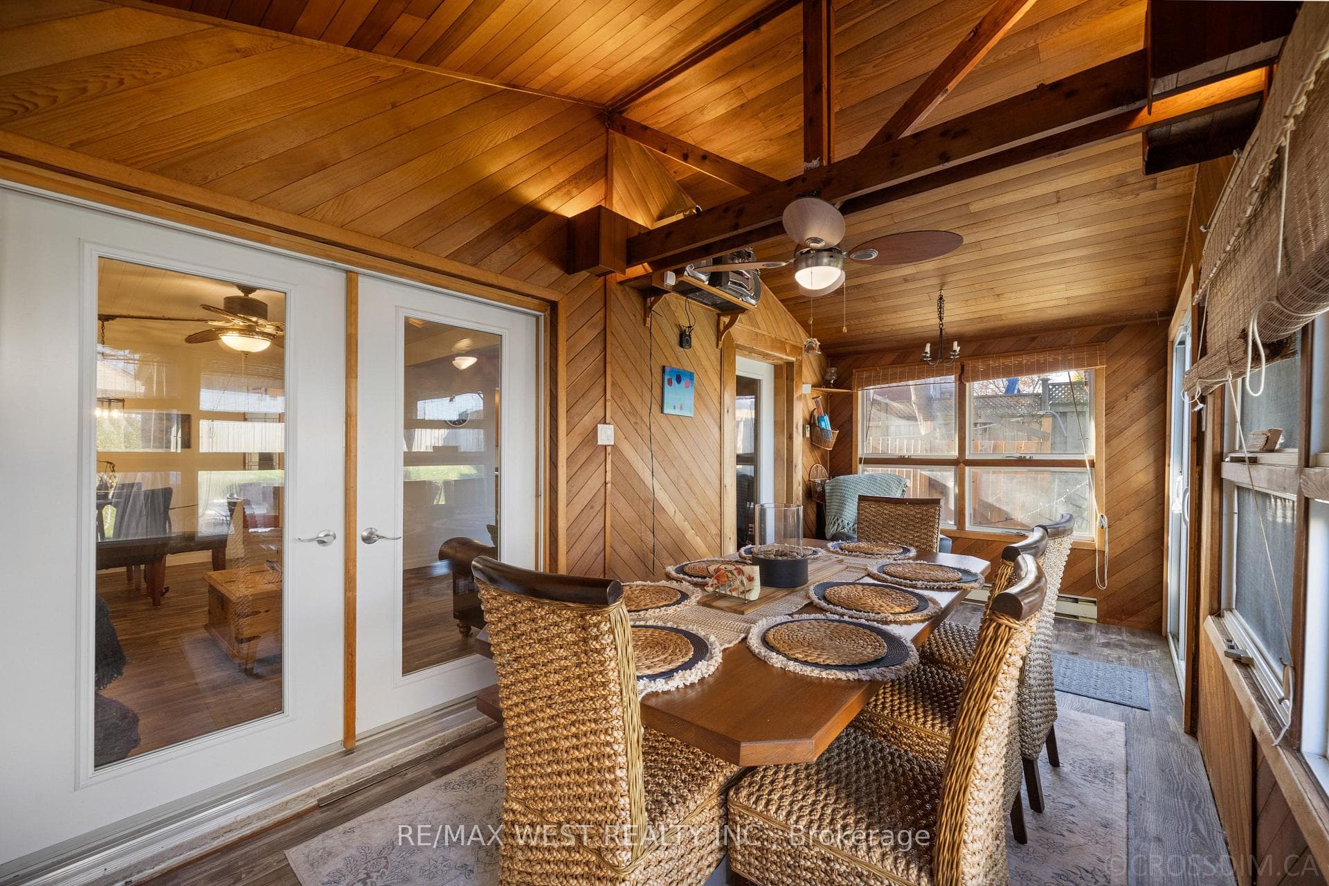 370 Whitehead Crescent photo 17