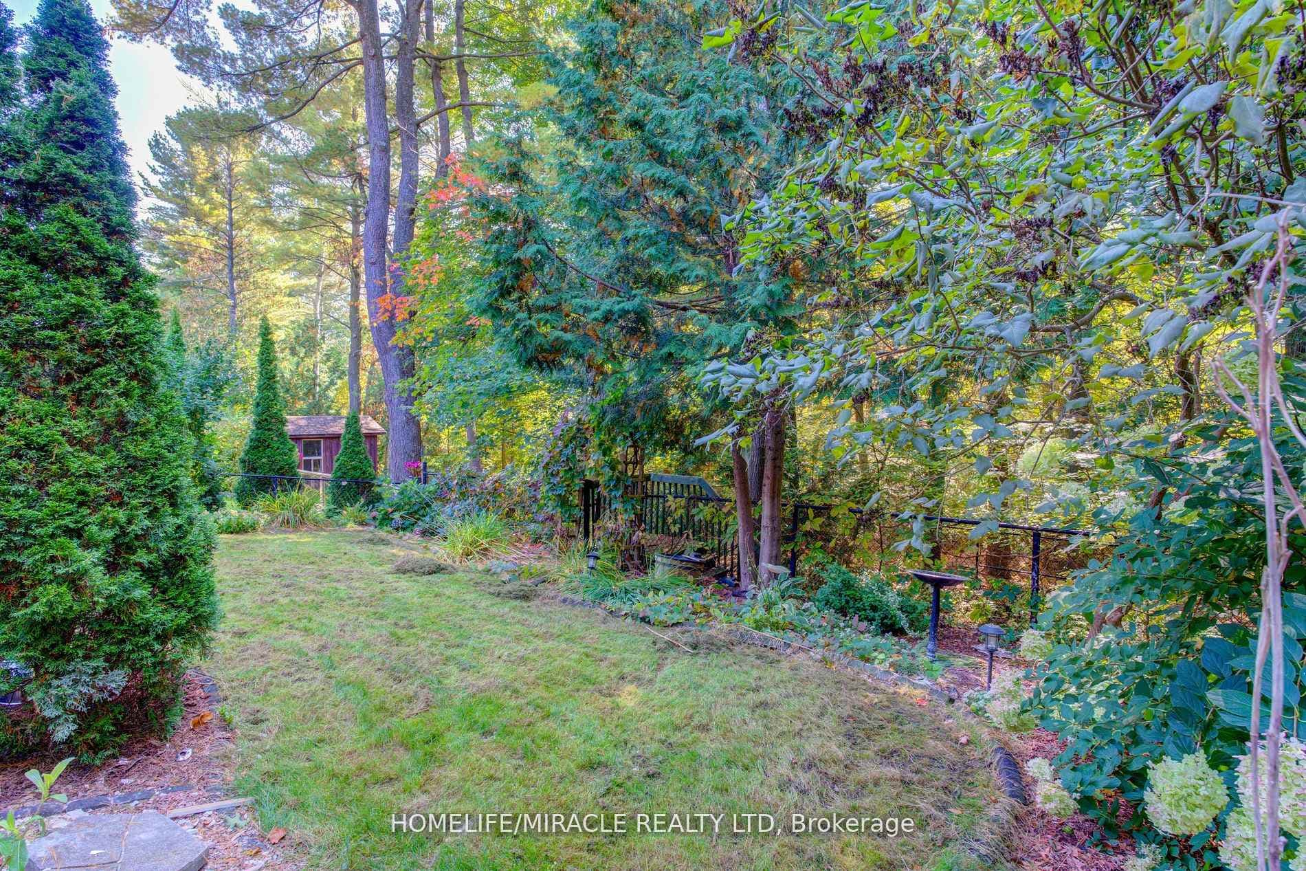 905 Alanbury Crescent photo 3