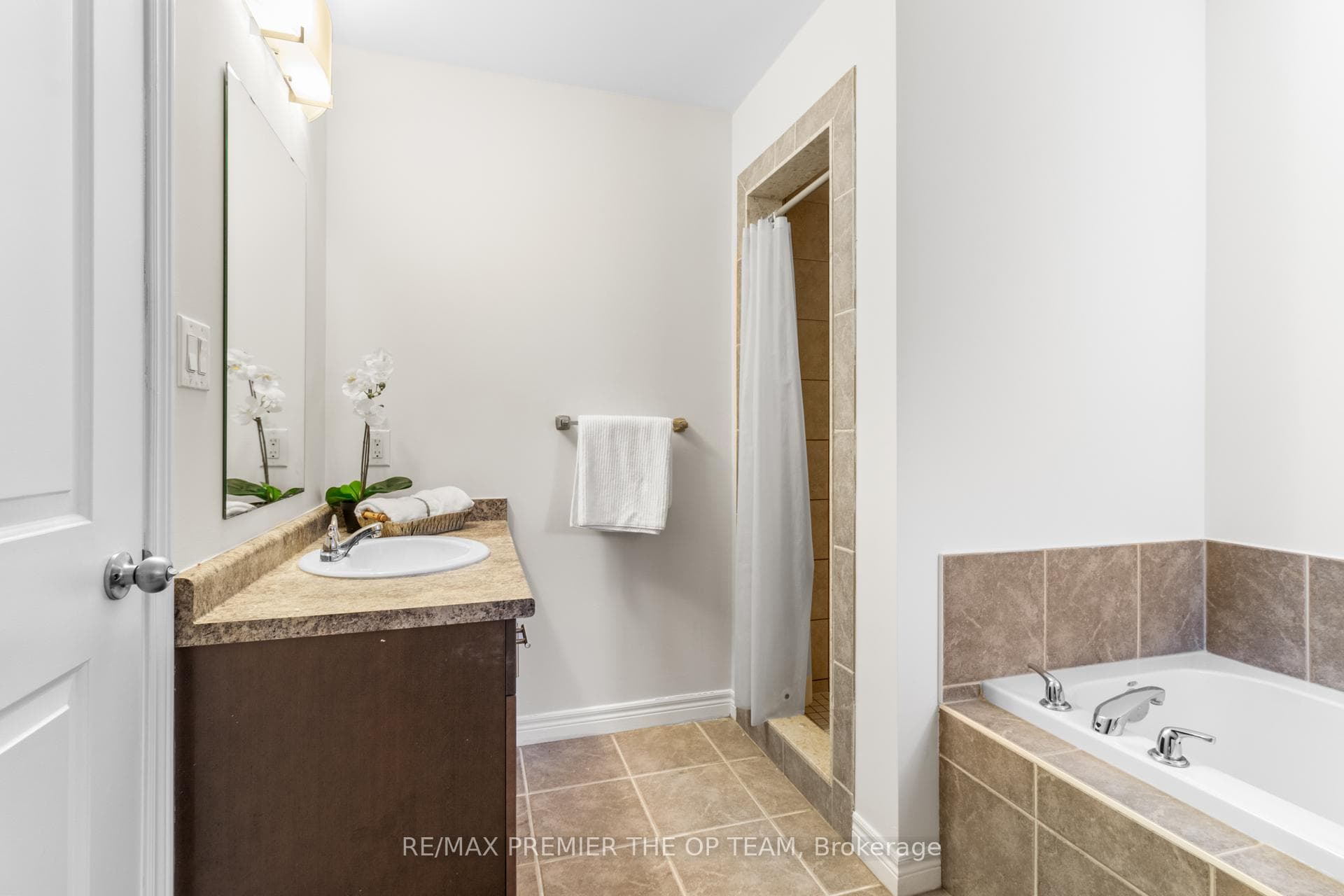 238 Medici Lane photo 23