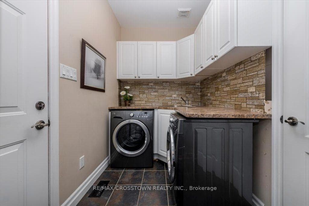 Main floor laundry / mudroom