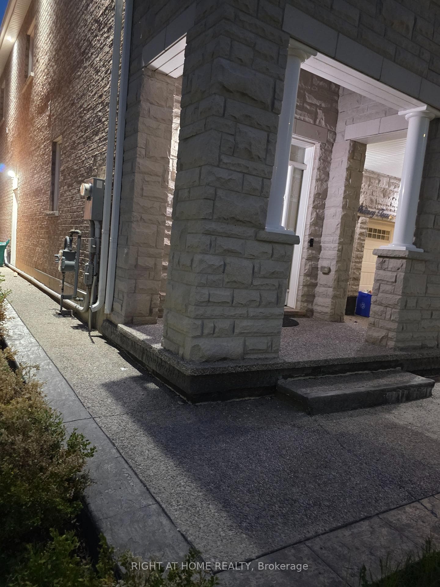 1344 Whitney Terrace photo 2