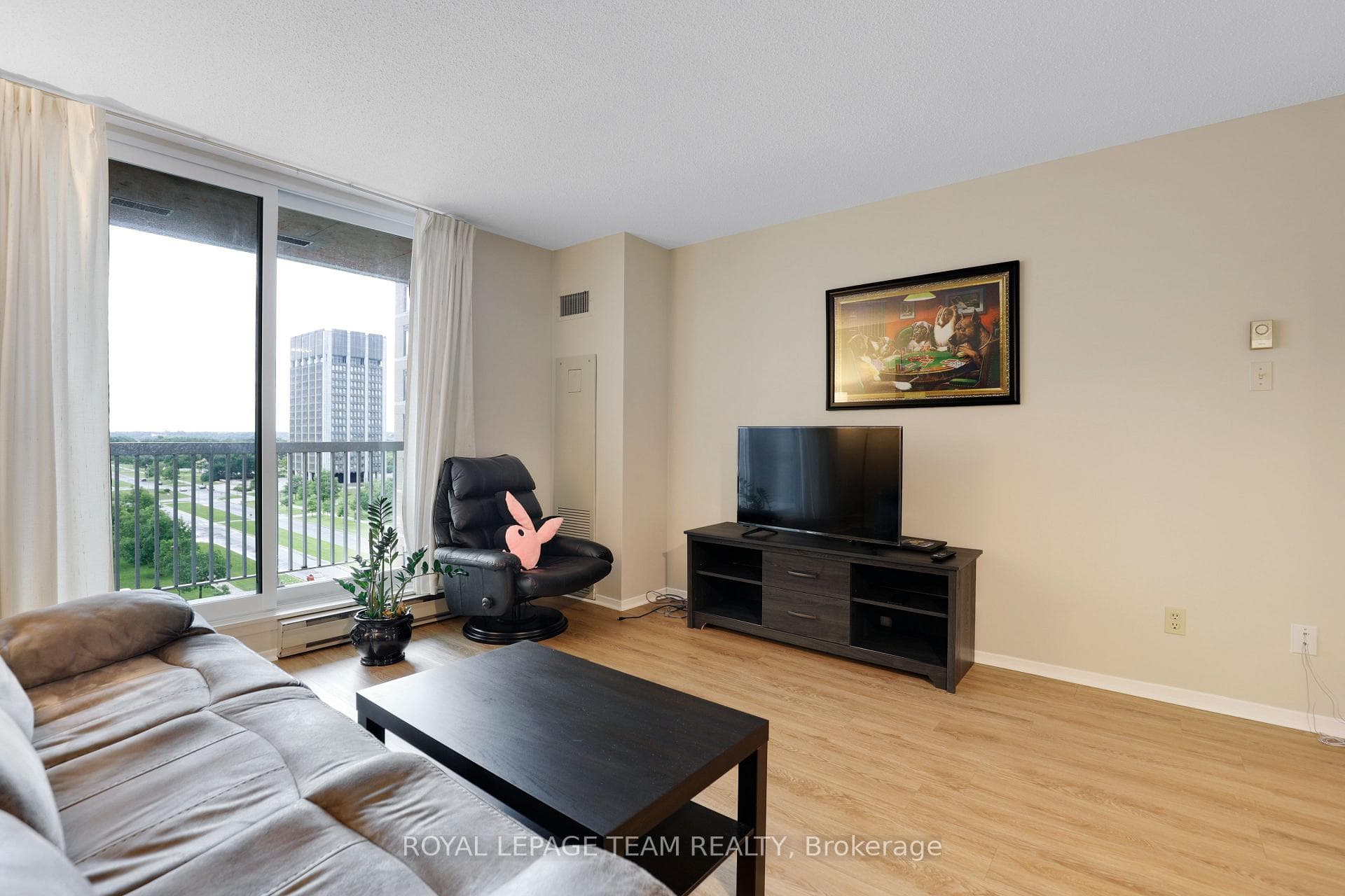 110 Forward Avenue Unit 904 photo 24