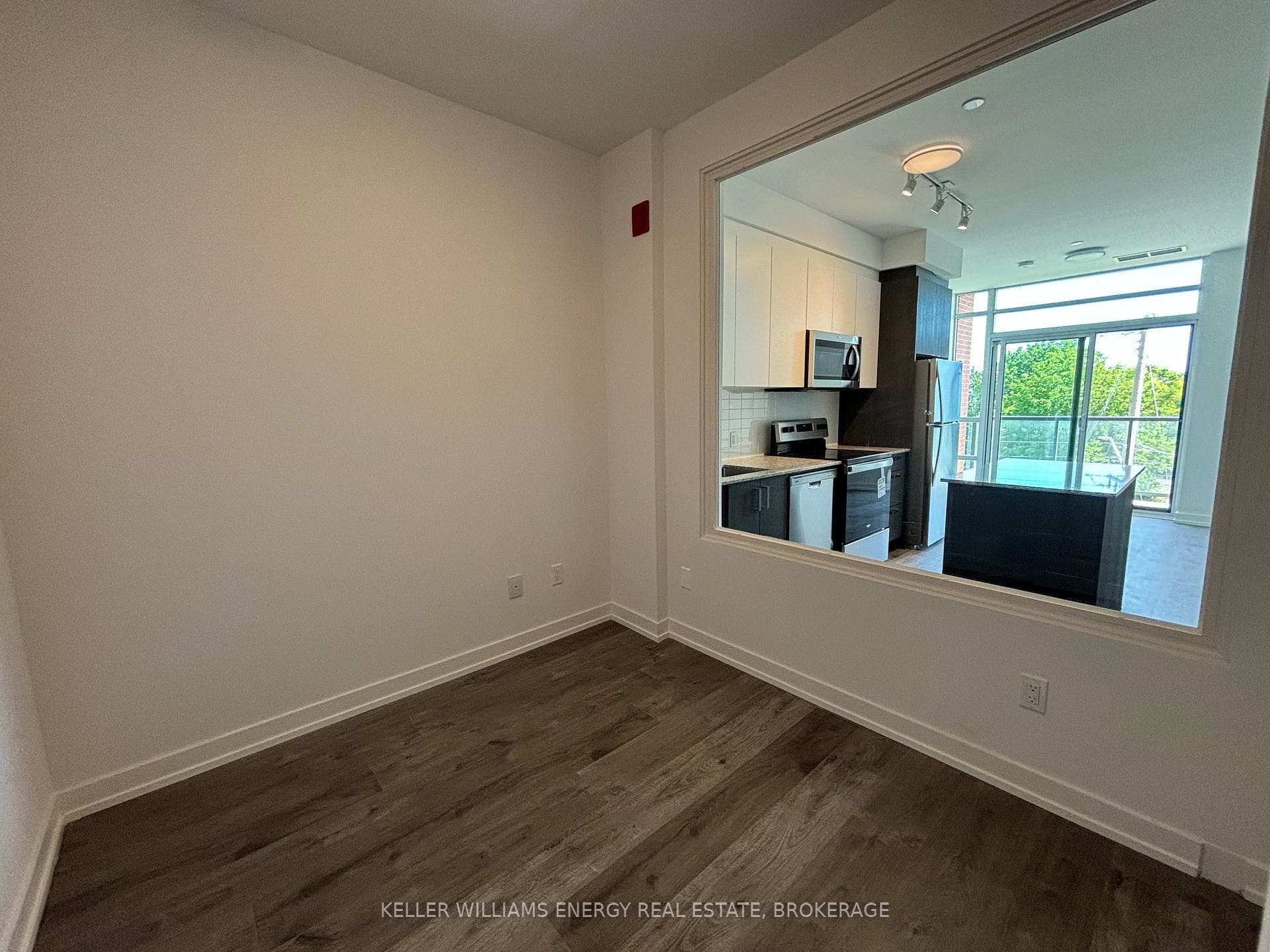 1010 Dundas Street Unit 316 photo 12