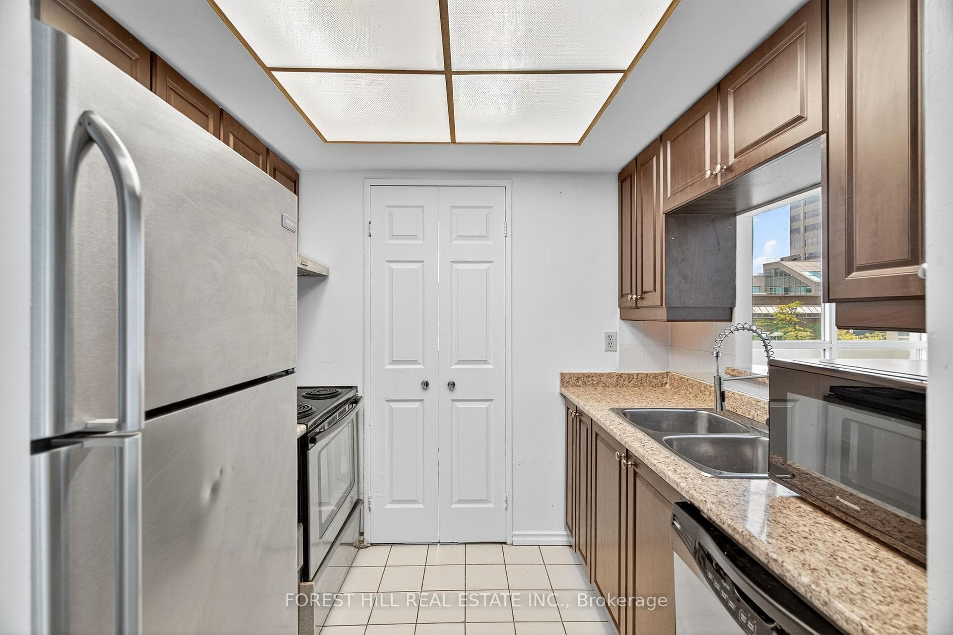285 Enfield Place Unit 210 photo 13