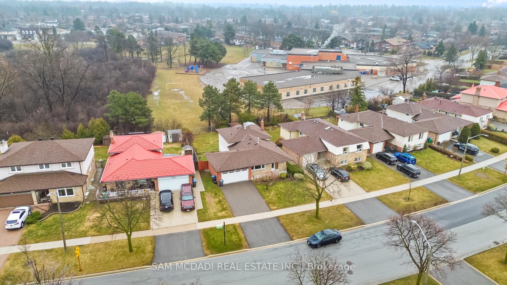 556 Paisley Boulevard photo 3