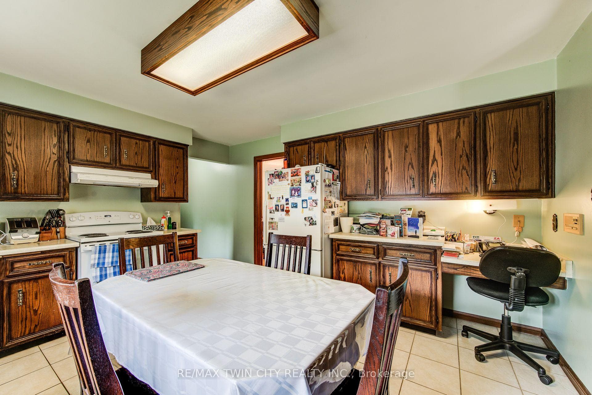 1177 Perth Street photo 9