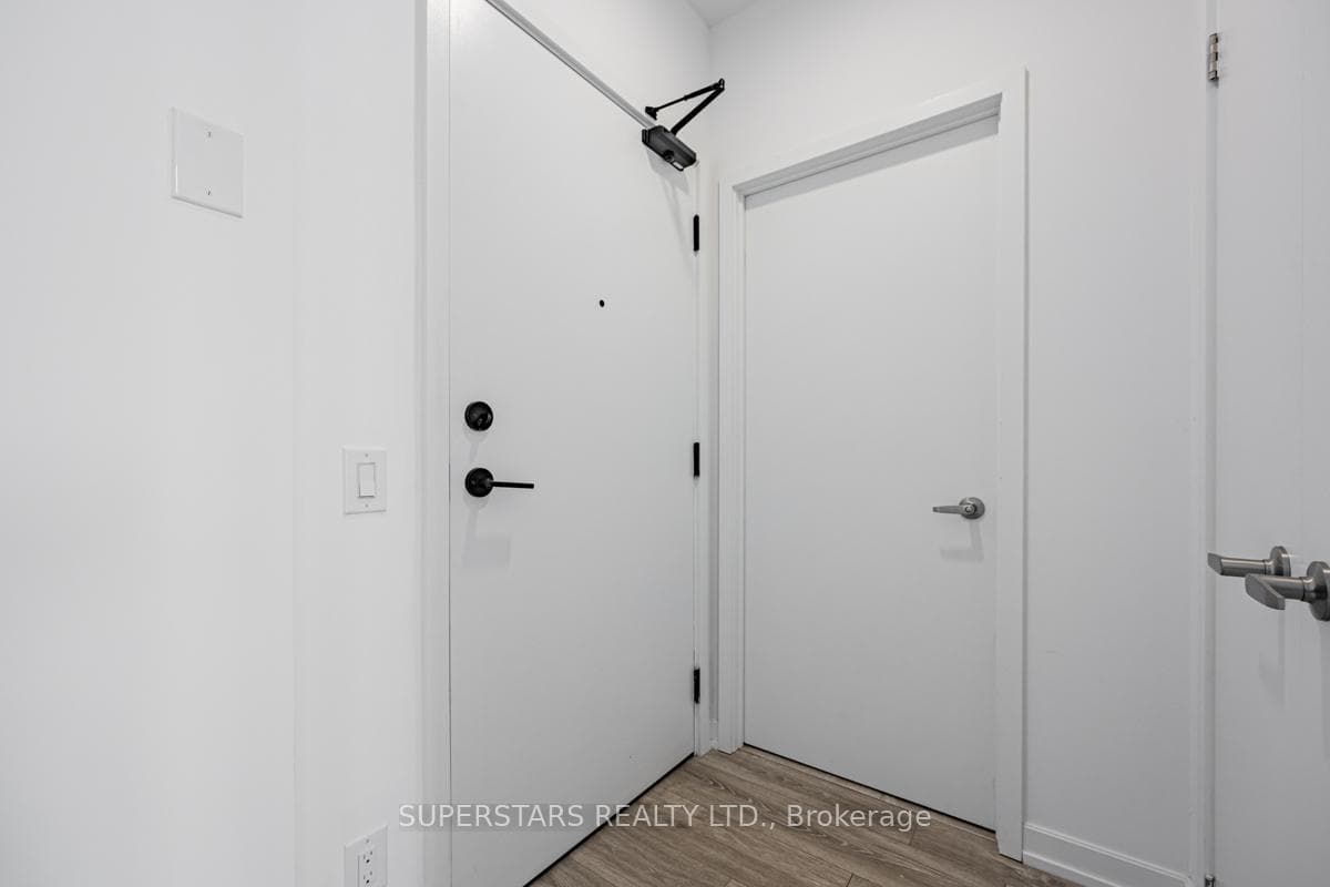 20 Tubman Avenue Unit 1609 photo 4