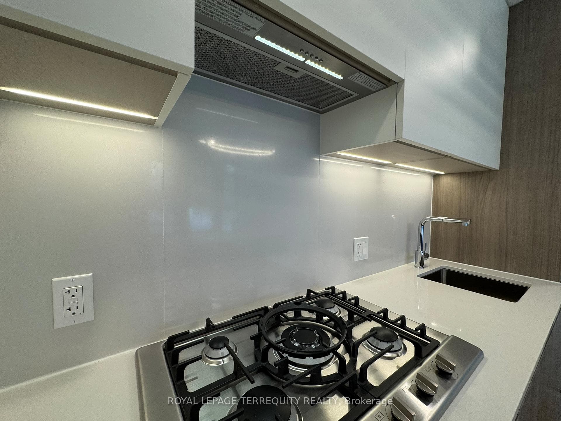 200 Keewatin Avenue Unit 103 photo 5