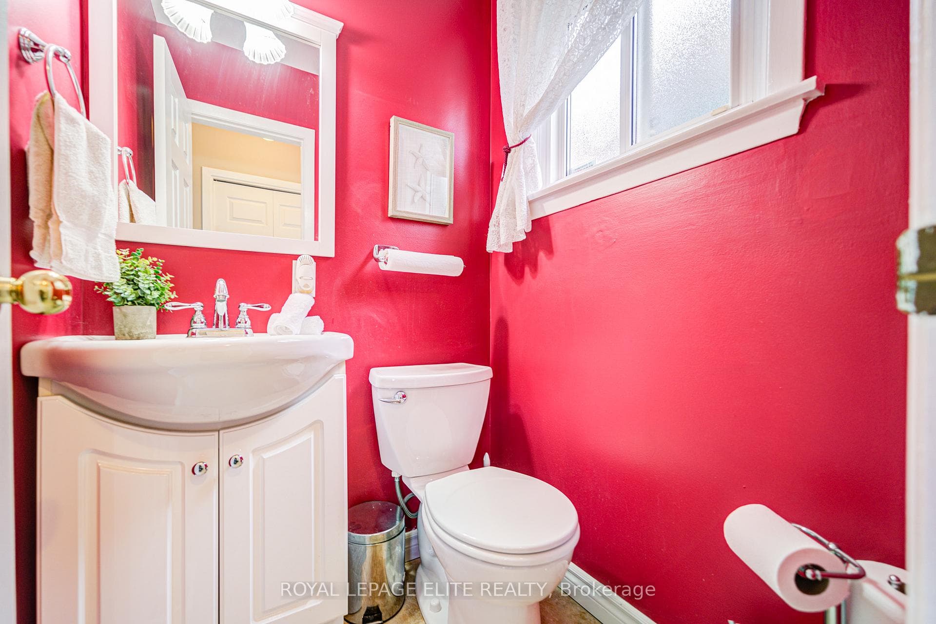 136 CARSBROOKE Road photo 33