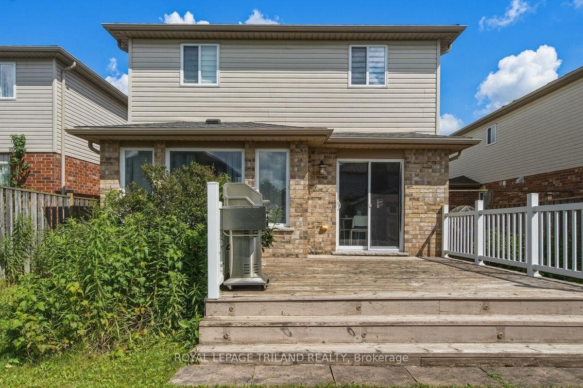 713 Thistlewood Drive photo 48