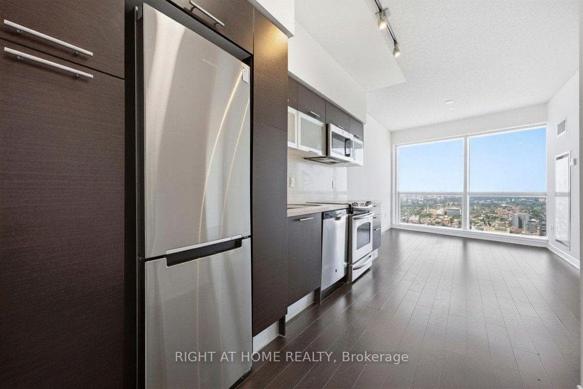 386 Yonge Street Unit 5614 photo 7