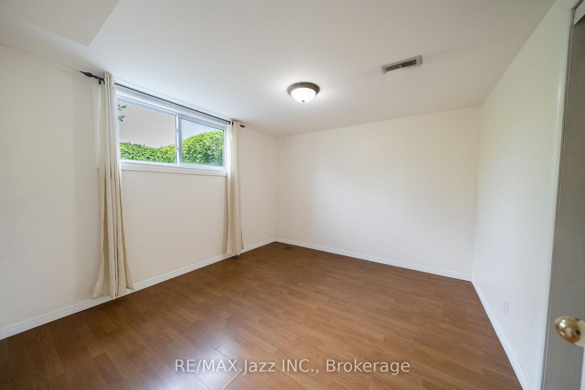 607 Gliddon Avenue photo 40