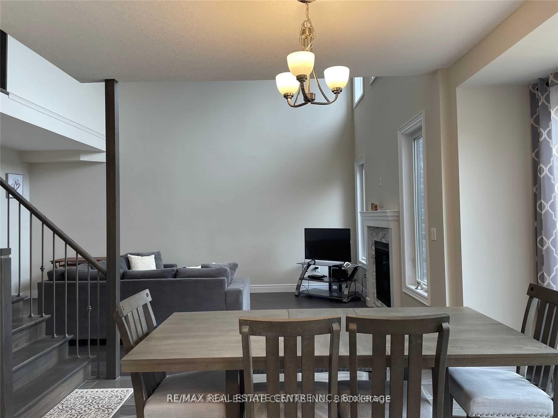 19 Tindall Crescent photo 10