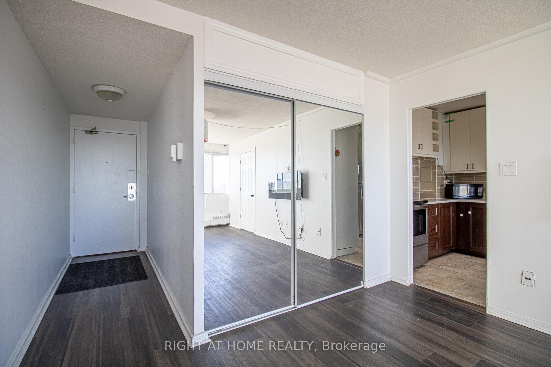715 Don Mills Road Unit 1608 photo 23