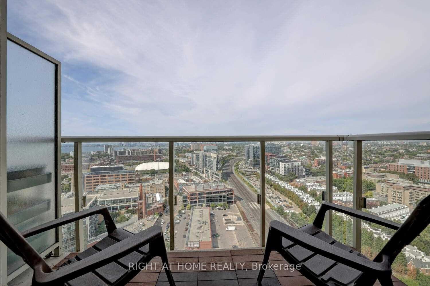 125 Western Battery Road Unit 2715 photo 22