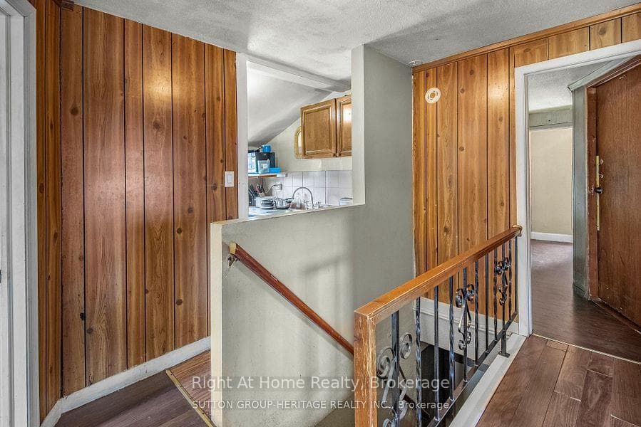 238 Albert Street photo 7