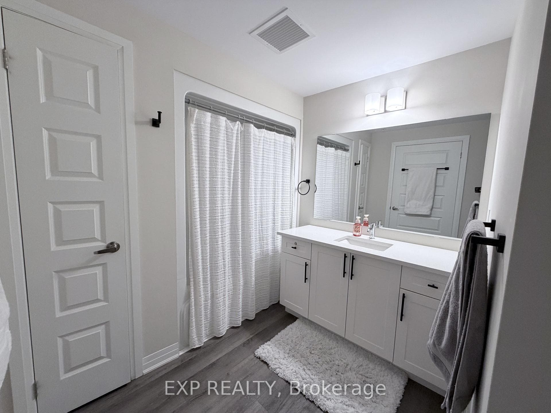 610 Farmstead Drive Unit 513 photo 15
