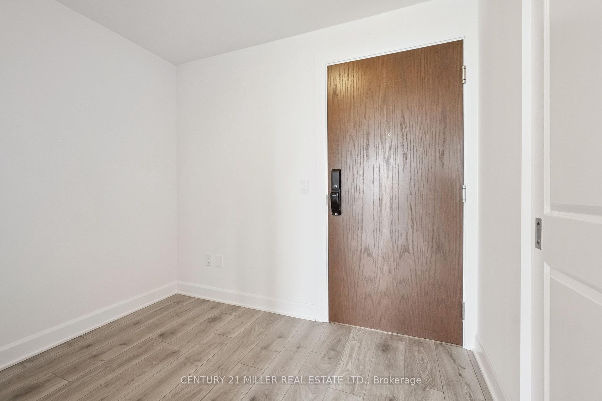 3240 William Coltson Avenue Unit 615 photo 7