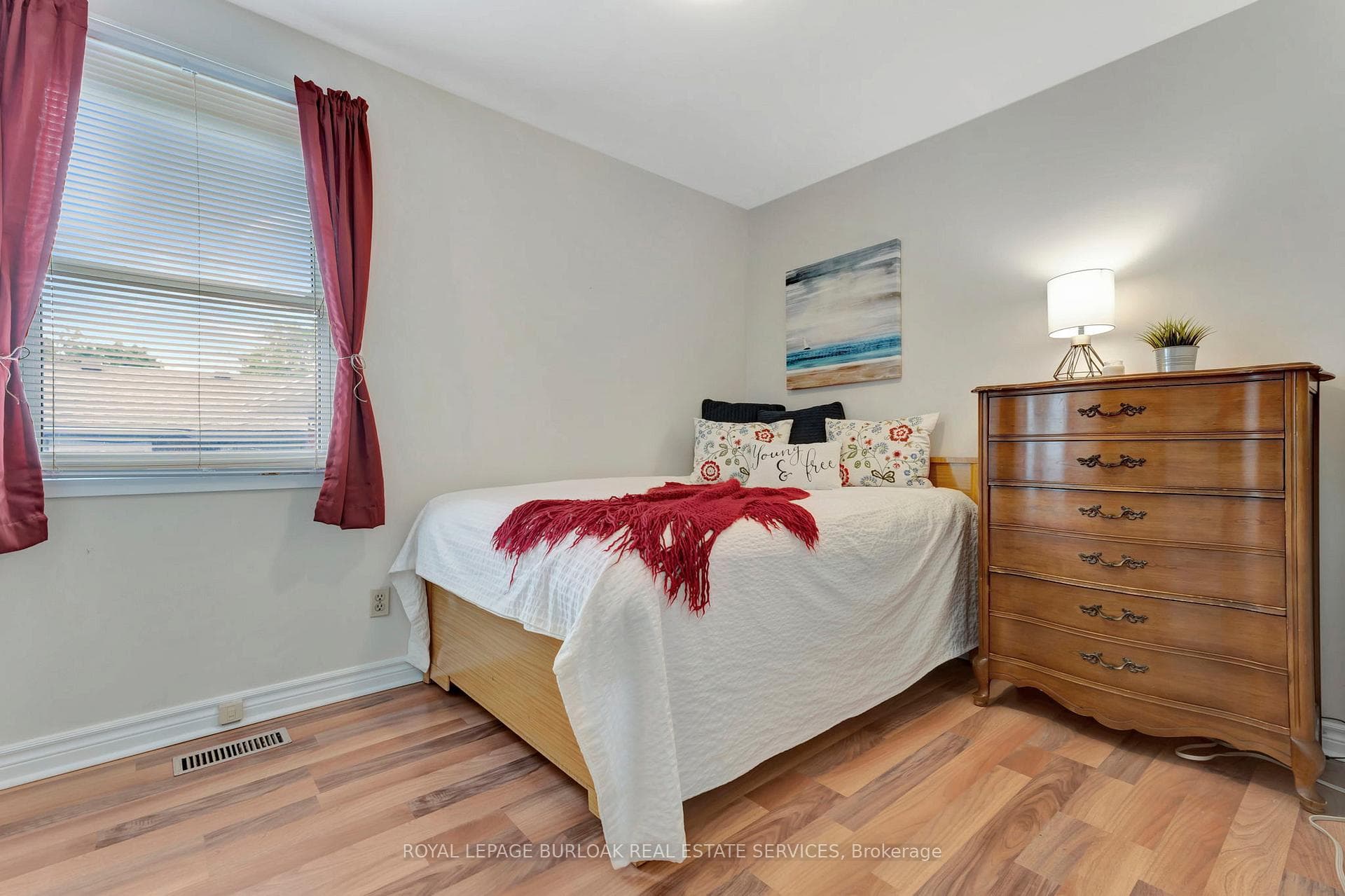 3122 Michael Crescent photo 17