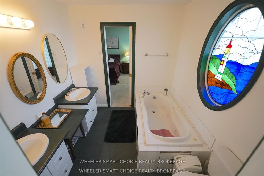 2135 Pitt Street photo 16